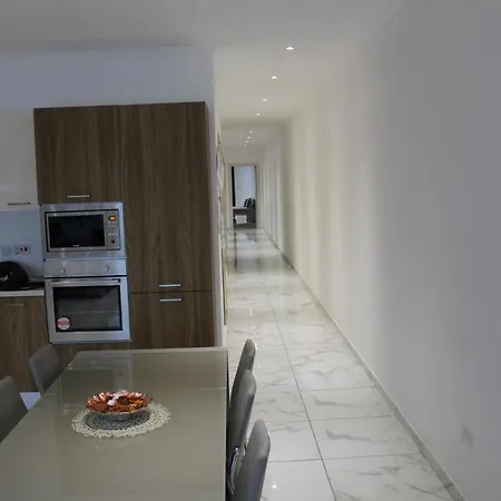 Let Me Host-blu Bay Apartment- Апартаменты Меллиеха