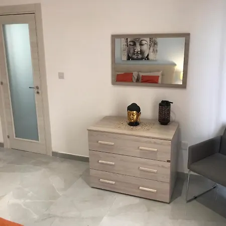 Апартаменты Let Me Host-blu Bay Apartment- Меллиеха