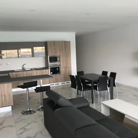 Let Me Host-blu Bay Apartment- Меллиеха